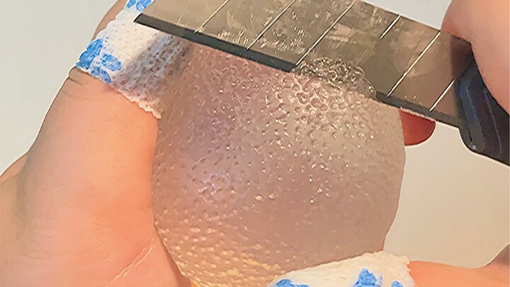 (Original Shaving Soap) Transparent lemon is so enjoyable to cut in one go