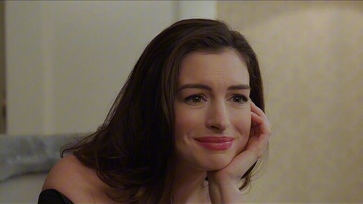 She is obviously a goddess, but she loves to be funny, all kinds of emoticons "Anne Hathaway" "Highl