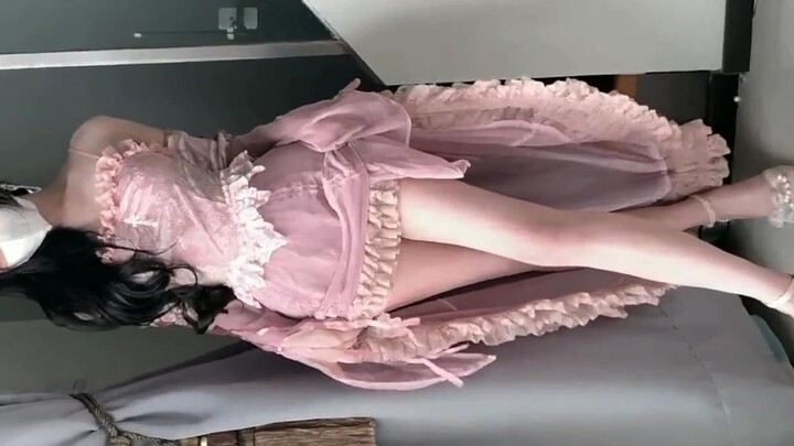 小城故事。