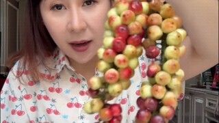 Nah hari ini video review nya yahhh ….. belanjaan kmrn di tempat si Bapak buah langka …. Buah buni