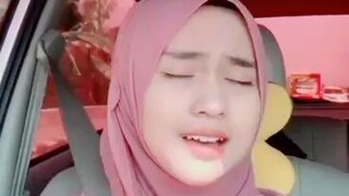 semoga yang sering bersholawat rezekinya ditambah, hidupnya berkah, terkabul segala hajat aamiin🤲☺️