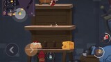 [Cat and Mouse Mobile Game] Open the game with Wolf Disco and Titanic