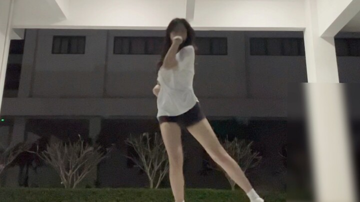 A freshman quickly dubbed AOA's "Shake"