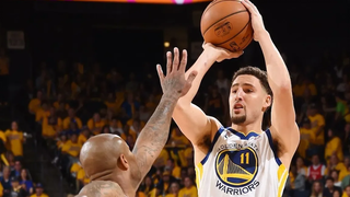 เมื่อ Klay Thompson ลุกเป็นไฟ! (บ้านสามพอยน์เตอร์)