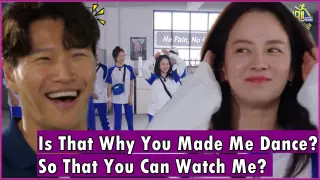 Kim Jong Kook asks Song Ji Hyo to dance Rollin', and he really loves her cuteness😍