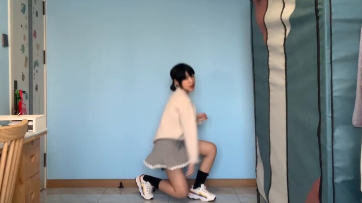 13-year-old Dai Yibu dances to "ELEVEN" | Fuqu triple dance part 1