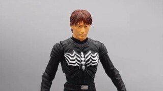 Golden Knight · Ông già tận tâm của Yarang Bandai từ 18 năm trước