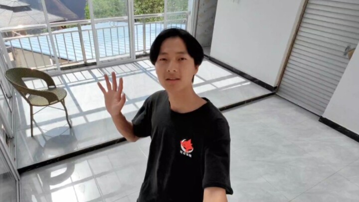 The trip is over and I am home. I am dancing on the balcony. I hope you can continue to support me.