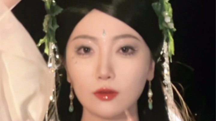 “得想个法子，让这家伙尽快记起我才行”