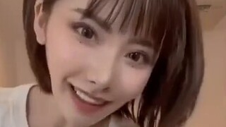 Short video of Japanese women Fukada dancing daily