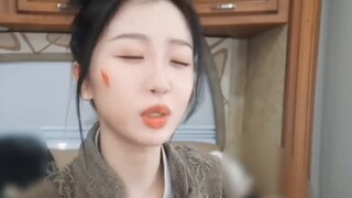 "Tôi không cần phải quá tình cảm để nhận được sự thông cảm. Tôi là người rất mạnh mẽ và vui vẻ."