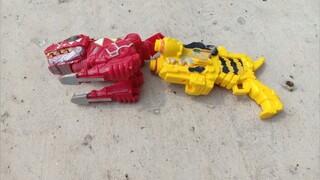 2 shogukan biến hình từ Kyoryuger gaburevolver & gabutyra de carnival