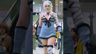 🌌 Epic NieR:Automata Cosplay at MCM London Comic Con! 🗡️