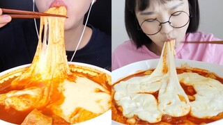 Mukbangers Cheesiest Spicy Tteokbokki🧀🔥