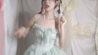 什么？是可爱的发型和优雅的裙子还有可爱的小姐姐！