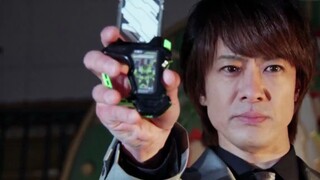 Những màn biến hình đầu tiên trong Kamen Rider vô cùng sốc!