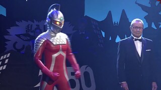 The handshake ceremony between the five Ultraman and the human body!