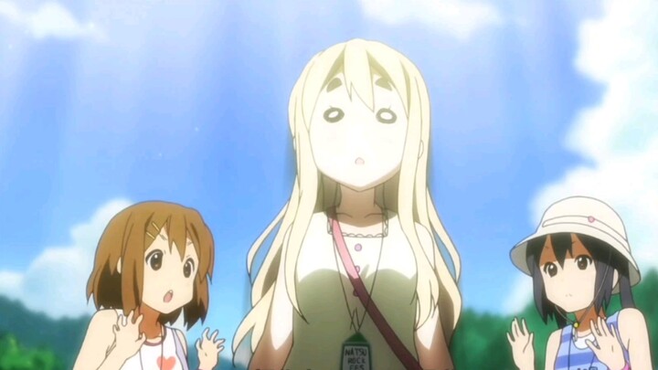 [K-ON!] Tsumugi is so cute when she jogs