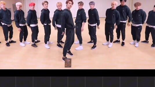 Seventeen-Clap dance formation