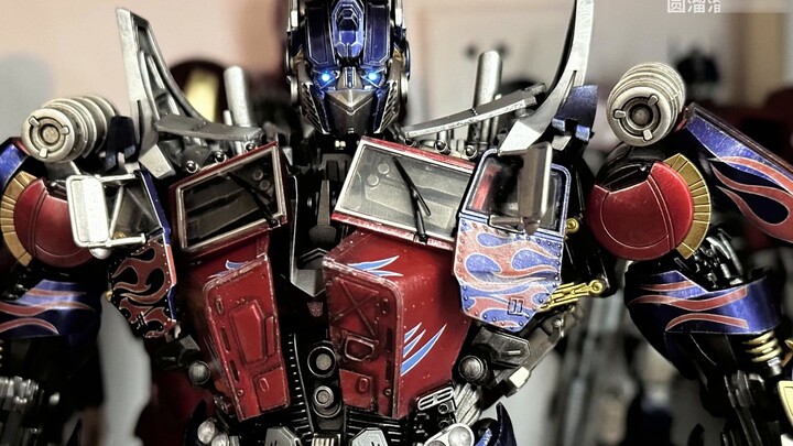 Rekor transformasi seluruh tubuh Threezero DLX Optimus Prime |