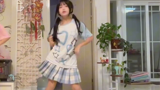 【Na Na Na】A Qing menari
