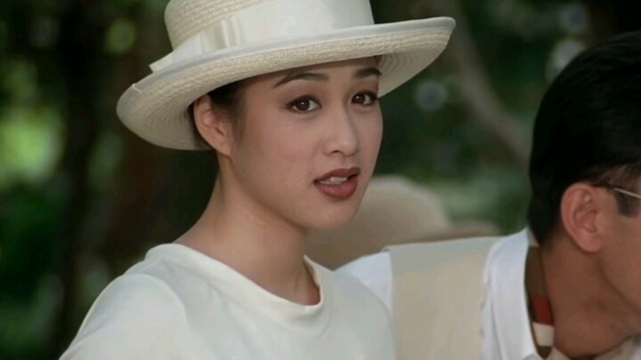 【钟丽缇】|  她真是好美丽，像枝娇艳白玫瑰