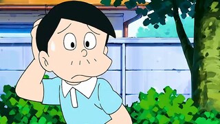 Doraemon: Nobita used a two-part sword to cut himself into a small Nobita, which was too short