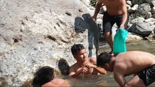 hand fishing in nepal