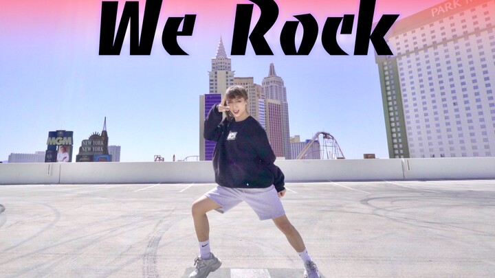Dance cover of 《We Rock》at the top floor of Las Vegas