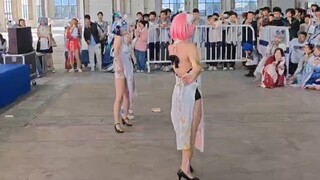 Triển lãm truyện tranh Vạn Vật Phát Triển Trường Xuân: Điệu nhảy tuyệt đẹp của cosplayer khiến khán 