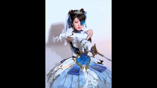 Zhao Lusi cosplaying as Gwen from League of Legends