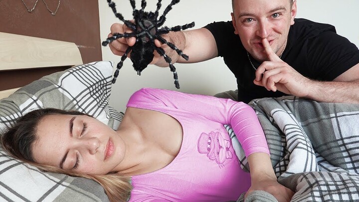 【Life】【That's why you're single】DIY Spider, prank on girlfriend