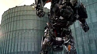 Adakah yang bisa memberi tahu saya mengapa mobil penjahat di Transformers lebih keren?