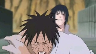 Adegan terkenal di Naruto: Sasuke berubah menjadi pria kulit hitam dan membunuh pelakunya Danzo dala