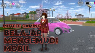 Belajar mengemudi mobil di sakura school simulator bersama aku