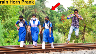 อัพเดท Viral Train Horn Prank 2021 !! Best Of Train Horn Prank Reaction ในสาธารณะ (ตอนที่ 9)