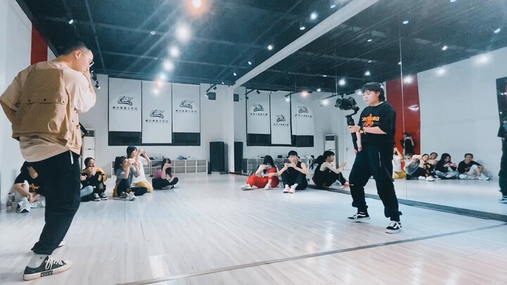 【CUBE Dance Studio】Keterampilan cermin terungkap! Fotografer yang tidak bisa menari tidak pandai dal