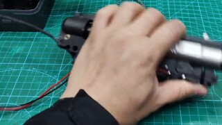 Video mengajarkan Anda cara membongkar dan memperbaiki gearbox ATM