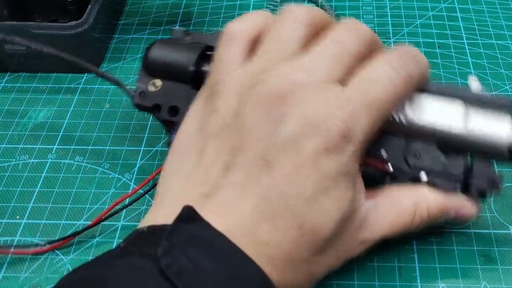 Video mengajarkan Anda cara membongkar dan memperbaiki gearbox ATM