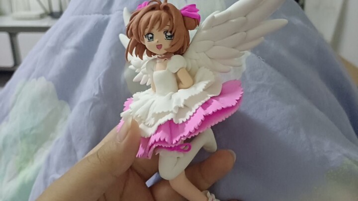 I gave my bestie a Sakura figurine made by herself three months in advance. It's invincible (*￣rǒ￣)