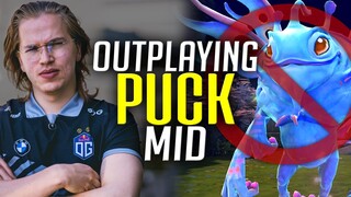 Topson Signature Hero - Outplaying PUCK Mid