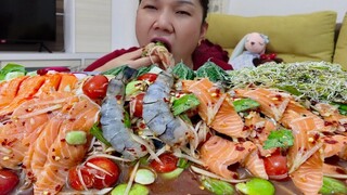 ตำซั่วแซลมอนกุ้งสด มะระขมๆ อัลฟัลฟ่า สะตอ มาเต็ม |WernWoei​