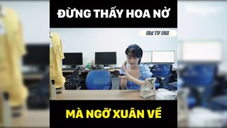 Đừng thấy hoa nở mà ngõ xuân về