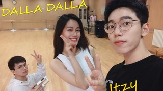 [DANCING] Vũ đạo 'DALLA DALLA' phòng tập của 2 chị em