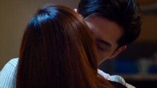 Hu Ge’s super sweet and long kissing scene in “Hunting Ground” Lao Hu: Is that so?