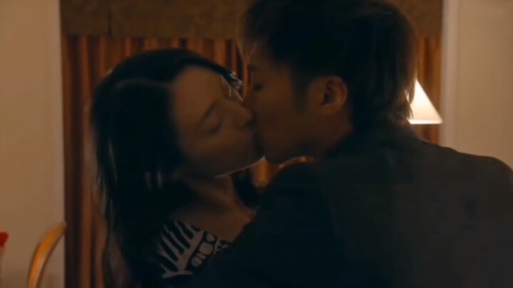 Ciuman yang Manis dan Menggiurkan di Serial TV Jepanng ❤