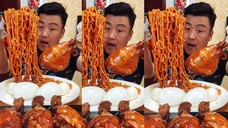 Ăn mukbang mì cay cấp độ 7