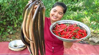 Yummy Cooking Eel with Chili recipe & Cooking Life