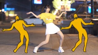 ⚡️真 人 街 头 版：两只老虎爱跳舞💃