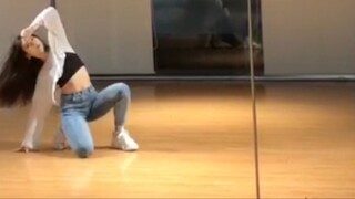 The clothes are lifted up and I ask you guys, don’t you smell good? South Korean Elva Hsiao ANS – Sa